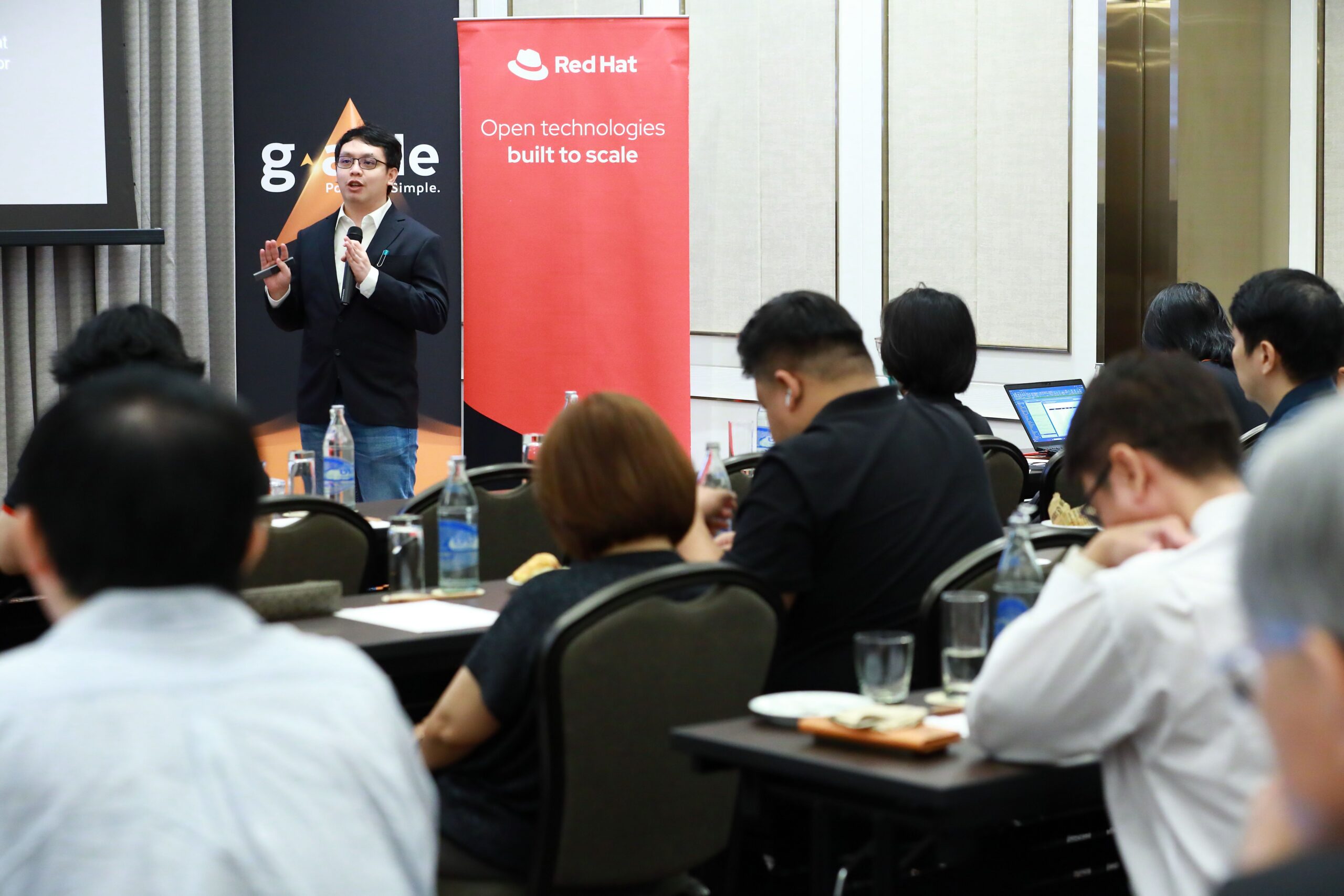 RedHat-5.JPG